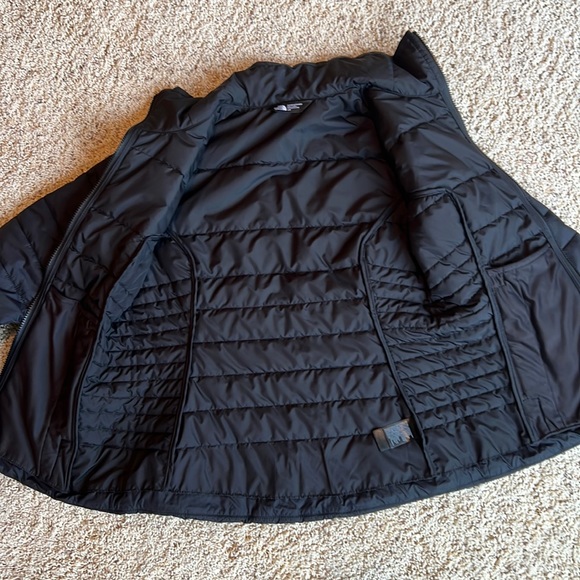 Like new-EUC, black, The North Face packable winter jacket - Picture 4 of 13